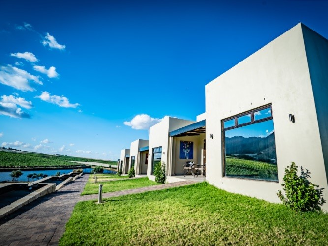 Destinations: Bliss – sheer comfort and mountain views in the King Suites at The Royal Hotel, Riebeek Kasteel
