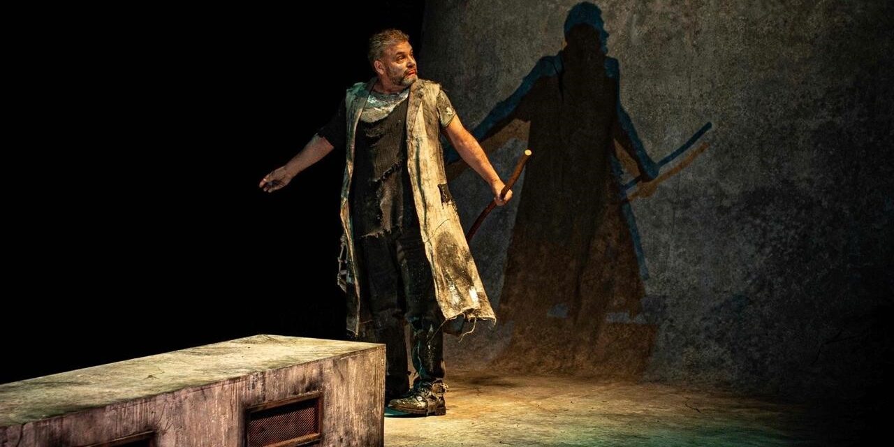 Review: An Iliad, riveting with the superlative Alan Committie as eternal roving storyteller